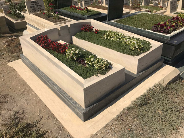 Çift Kişilik Tek Parça Blok Traverten Mezar