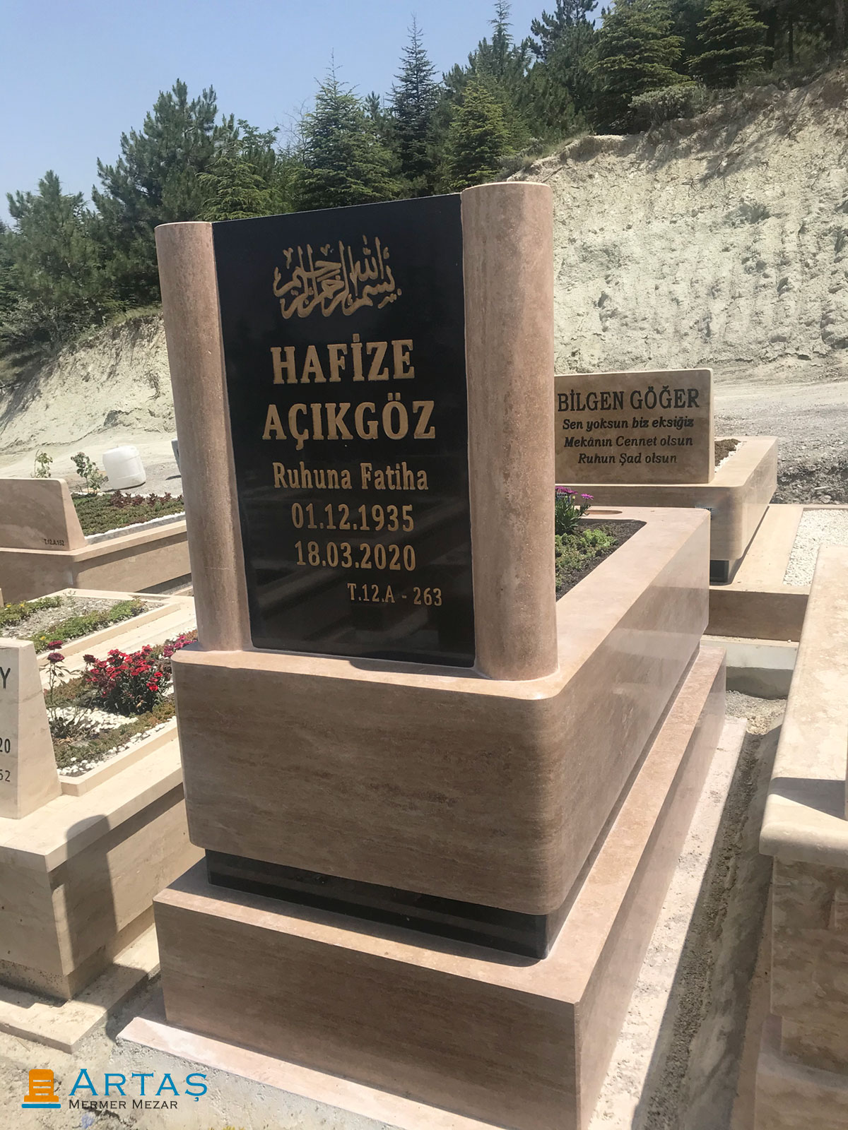 80cm Tek Kişilik Traverten Dolu Blok Mezar 80cm Tek Kişilik Traverten Dolu Blok Mezar