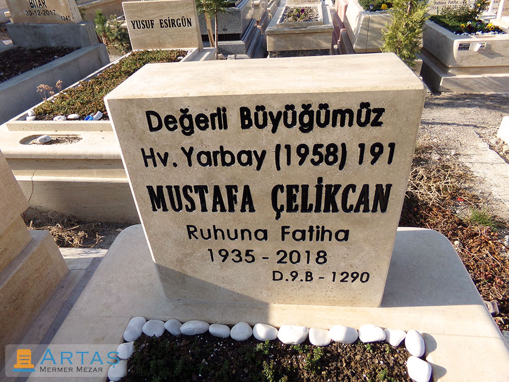 Kalın Kare Tasarımlı Düz Traverten Baş Taşı Kalın Kare Tasarımlı Düz Traverten Baş Taşı
