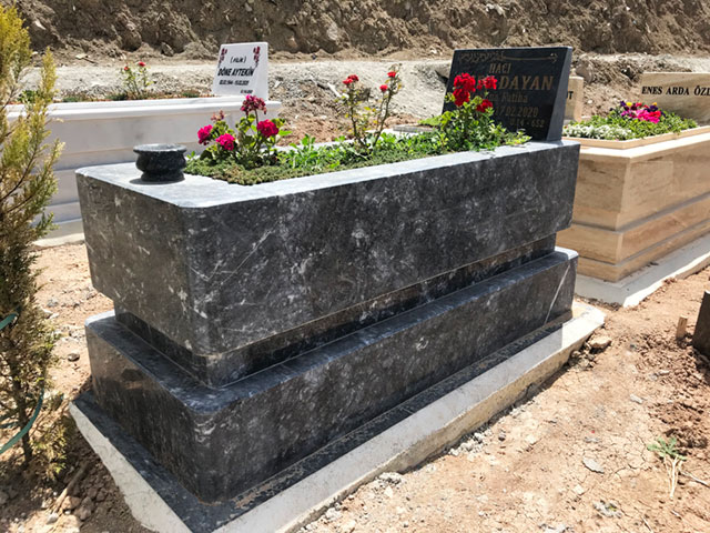 Akşehir Siyahı Tek Kişilik 30 40 Mermer Blok Mezar