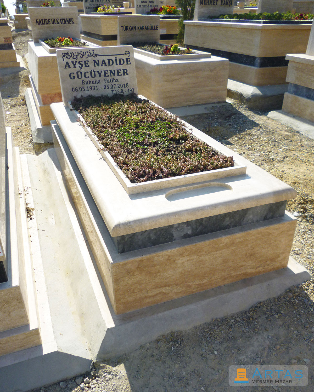 Karşıyaka Mezarlığı Tek Kişilik Mezar Yapım Çalışmamız Karşıyaka Mezarlığı Tek Kişilik Mezar Yapım Çalışmamız