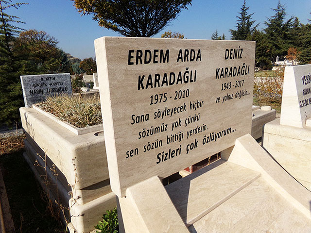 Çift İsim Alanlı Dikdörtgen Traverten Baş Taşı Çift İsim Alanlı Dikdörtgen Traverten Baş Taşı