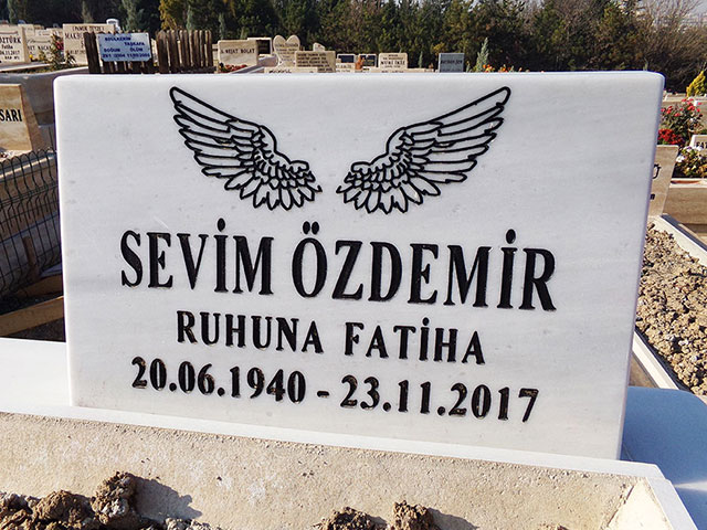 Kanat Şekilli Marmara Takoz Mermer Baş Taşı Kanat Şekilli Marmara Takoz Mermer Baş Taşı
