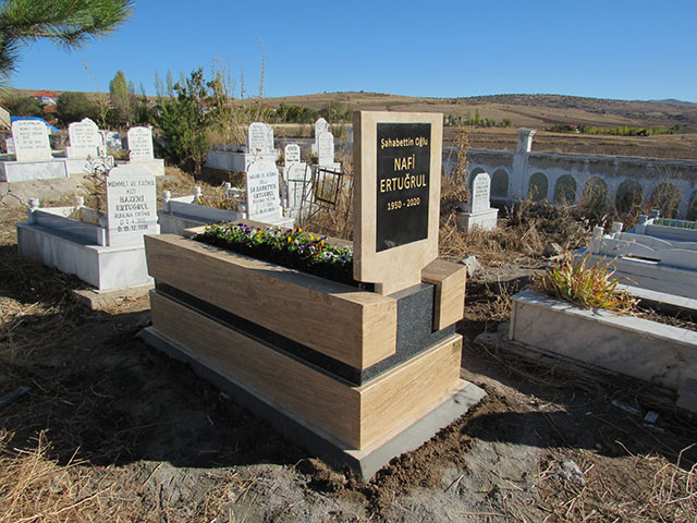Granit Tasarımlı Özel Traverten Mezar Taşı