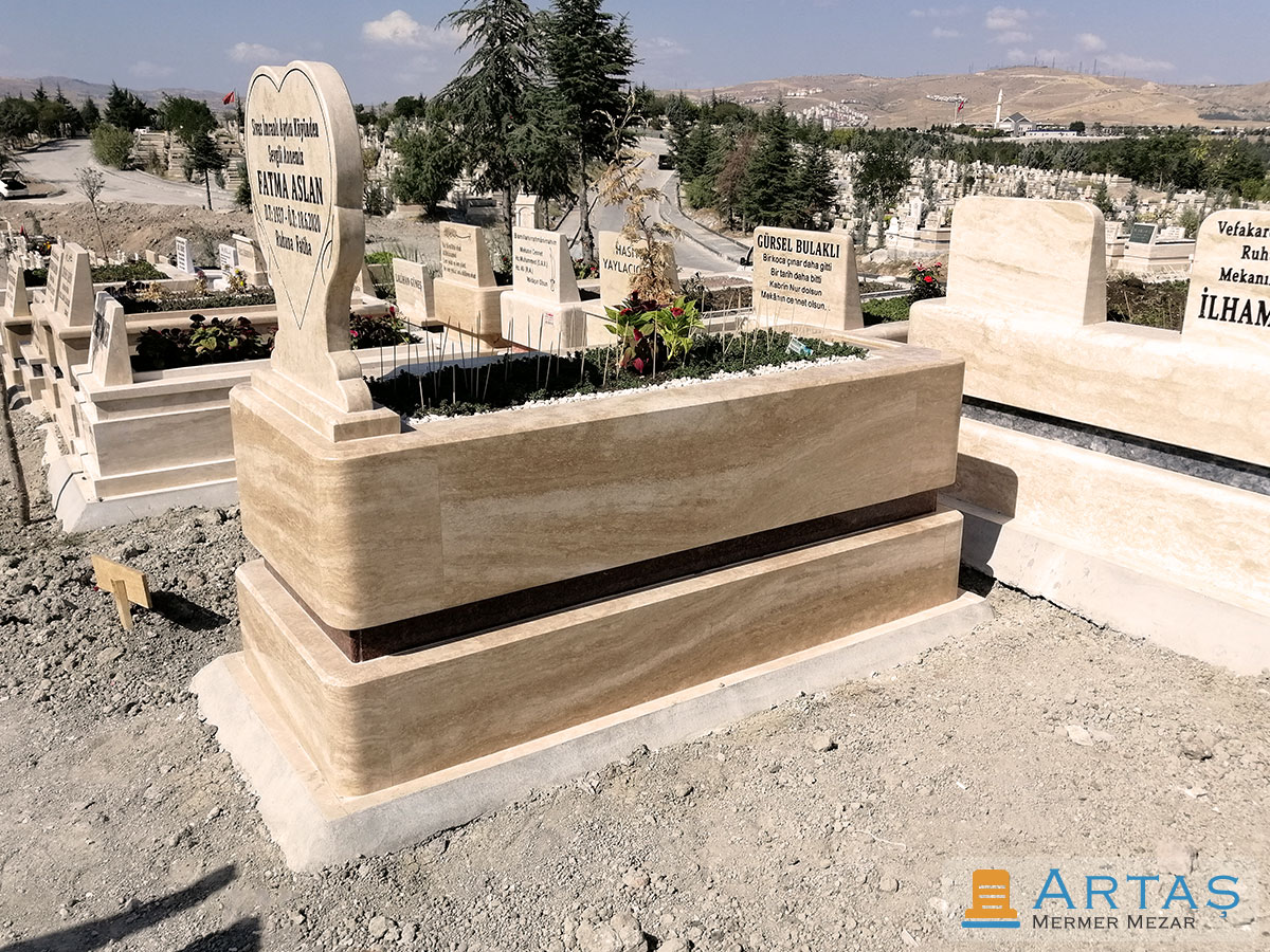 Tek Kişilik 30-40 Tasarımlı Kalın Traverten Blok Mezar Tek Kişilik 30-40 Tasarımlı Kalın Traverten Blok Mezar