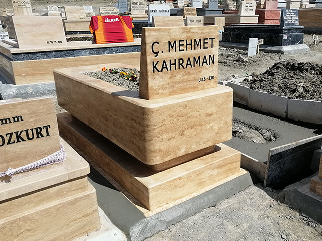 Tek Parça Masif Traverten Blok Mezar Taşı