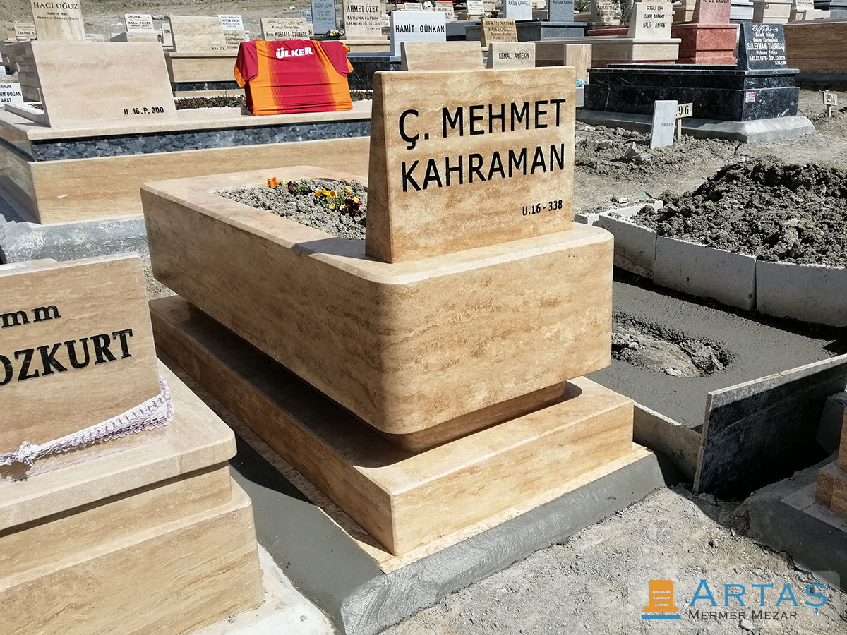 Tek Parça Masif Traverten Blok Mezar Taşı Tek Parça Masif Traverten Blok Mezar Taşı